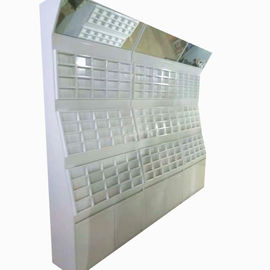 Chine Support d'affichage en bois de lunettes de soleil de couches multi, présentoir blanc de cadre de monocle fournisseur