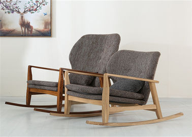 Chine Chaise de basculage nordique en bois solide de loisirs de style d'intérieur avec les matériaux non toxiques sains fournisseur
